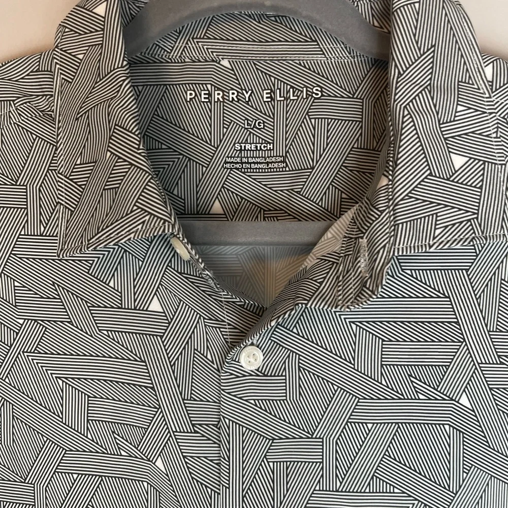 Perry Ellis Men’s longsleeve button‎ down